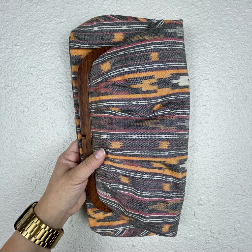 Western Cowboy Pattern Cotton Fabric Foldable Clutch with Wooden Handle - Picture 3 of 11